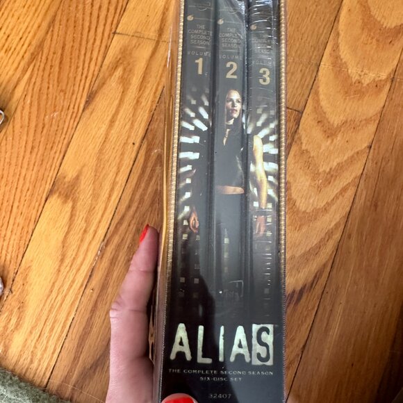 Alias Season 2 DVD Box Set - Picture 2 of 3